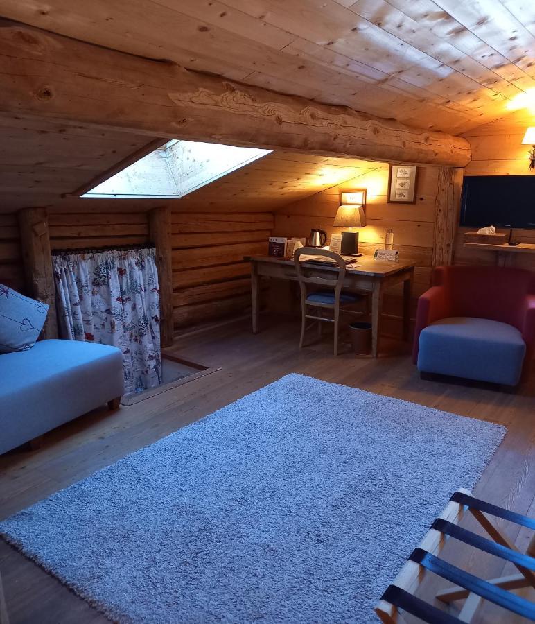 Hotel La Ferme Du Chozal, Chalet De Tradition Отелюс Екстериор снимка